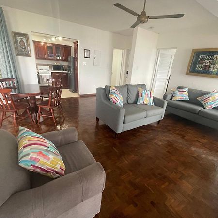 Oceanbreeze Jamaica Penthouse, 7-Minute Walk To Beach Очо-Риос Экстерьер фото